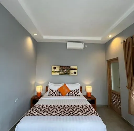 2 Bedroom Pepper House Near Gwk - Garden View *