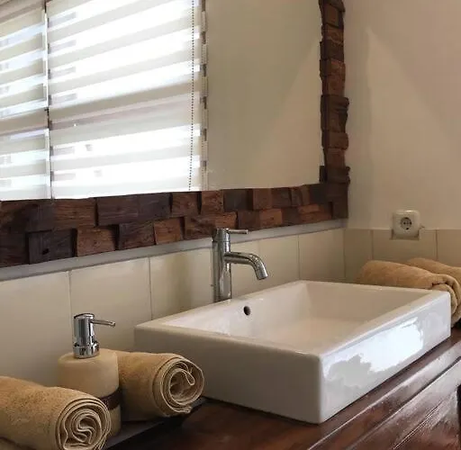 Villa 2 Bedroom Pepper House Near Gwk - Garden View *